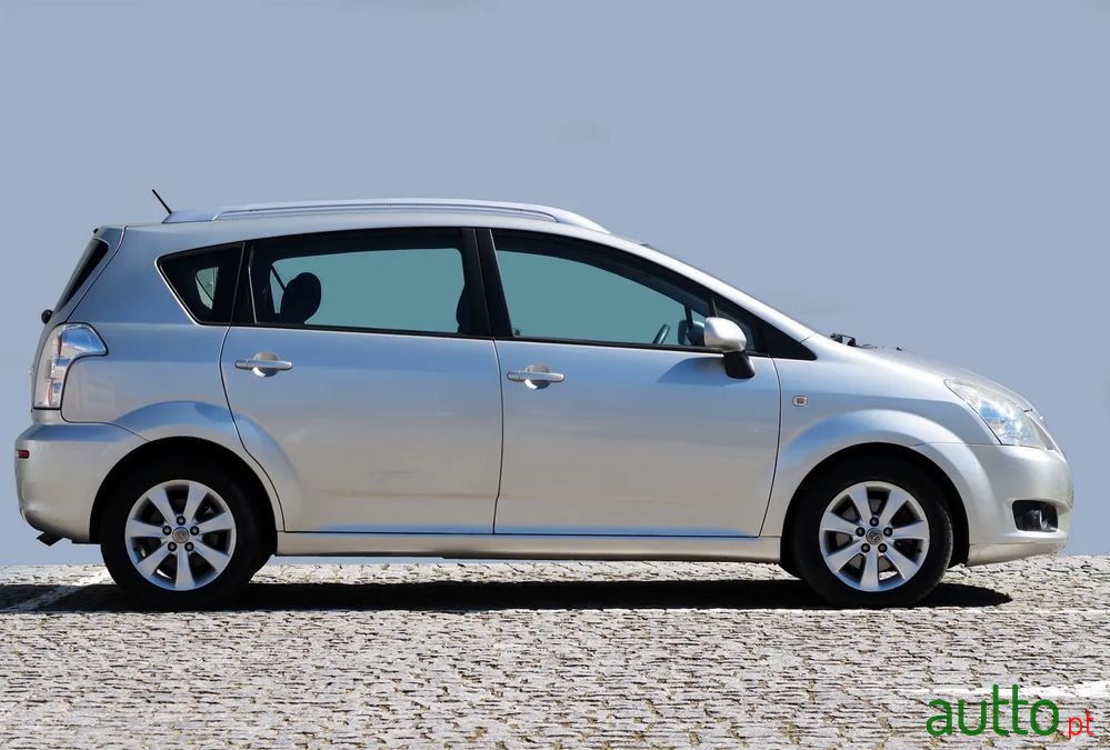 2008' Toyota Corolla Verso 2.2 D-4D Sol photo #5