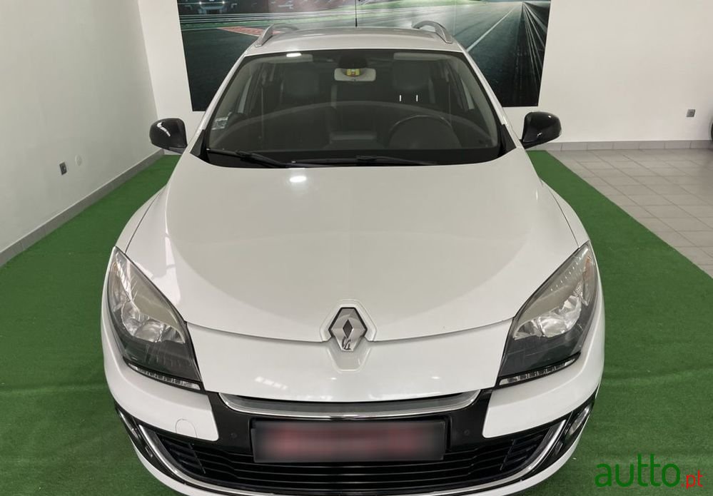 2012' Renault Megane Sport Tourer photo #5