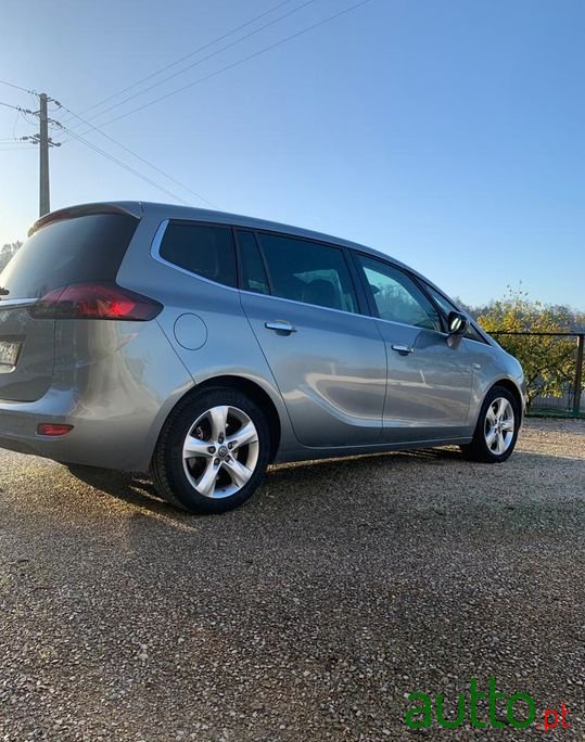 2012' Opel Zafira photo #5