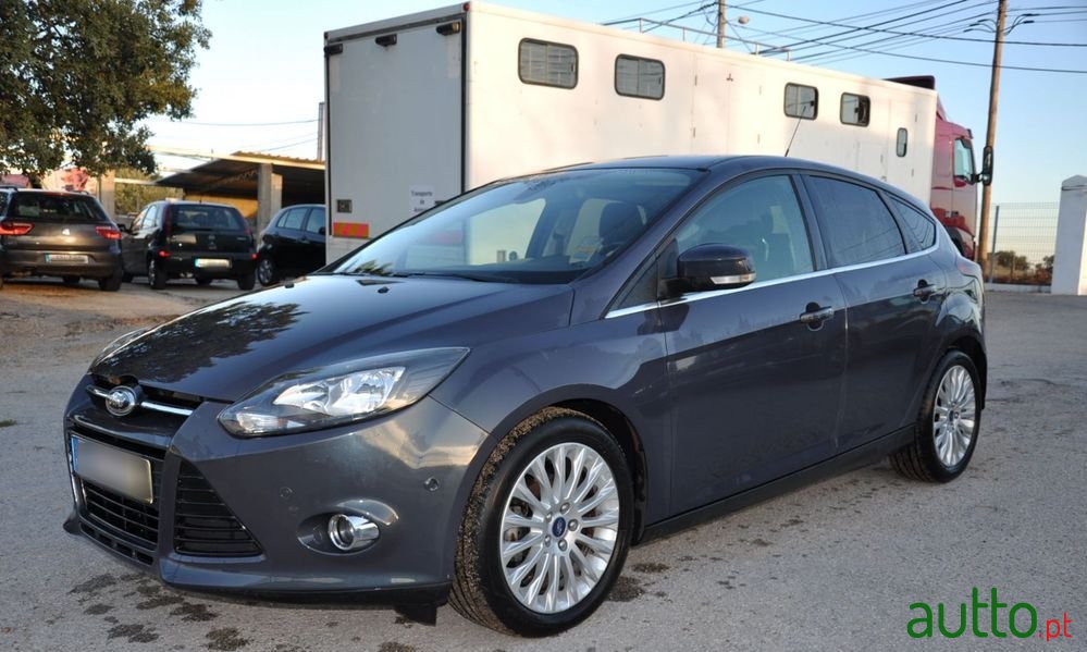 2014' Ford Focus photo #3