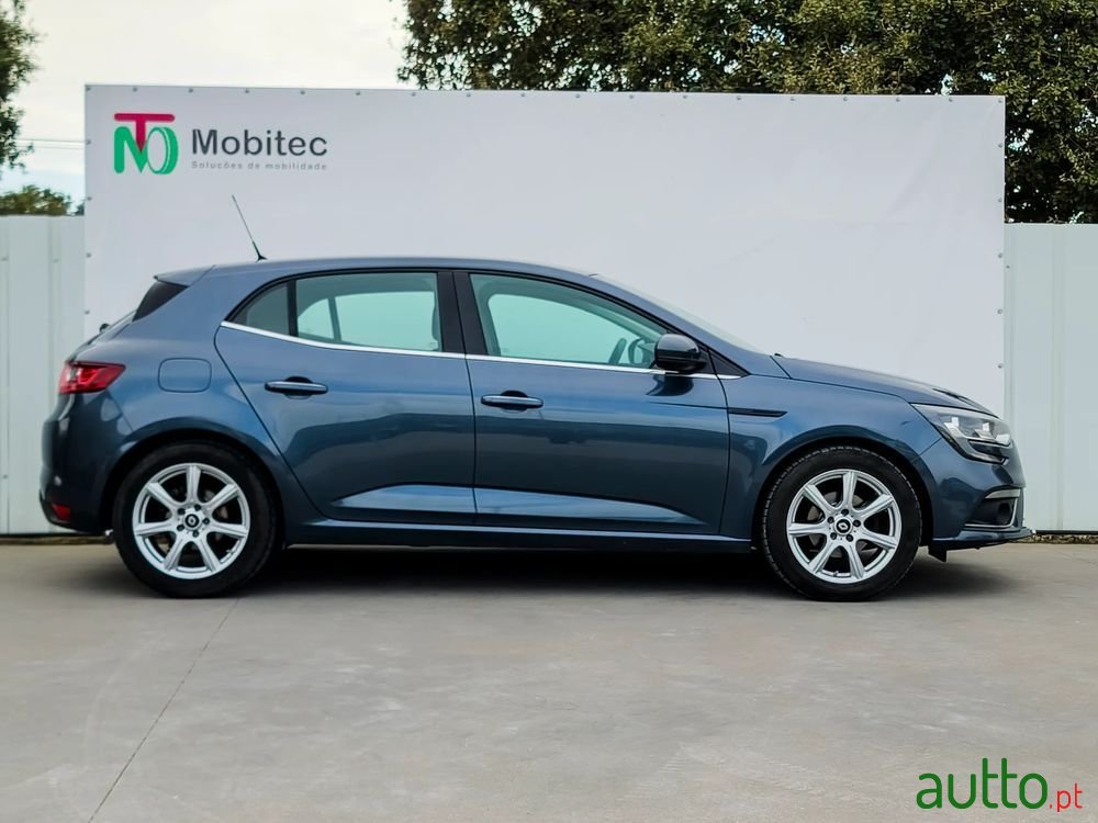 2016' Renault Megane photo #2