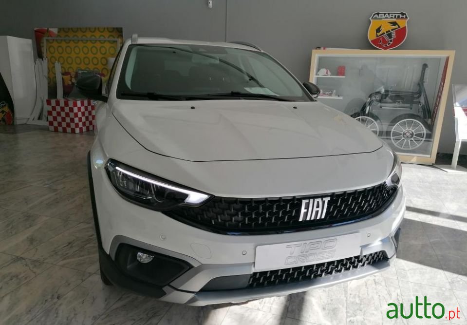 2021' Fiat Tipo Cross photo #2