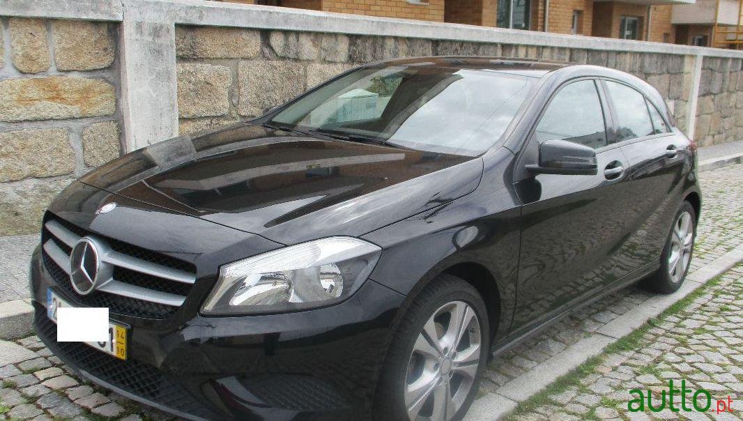 2014' Mercedes-Benz A-160 Cdi photo #2