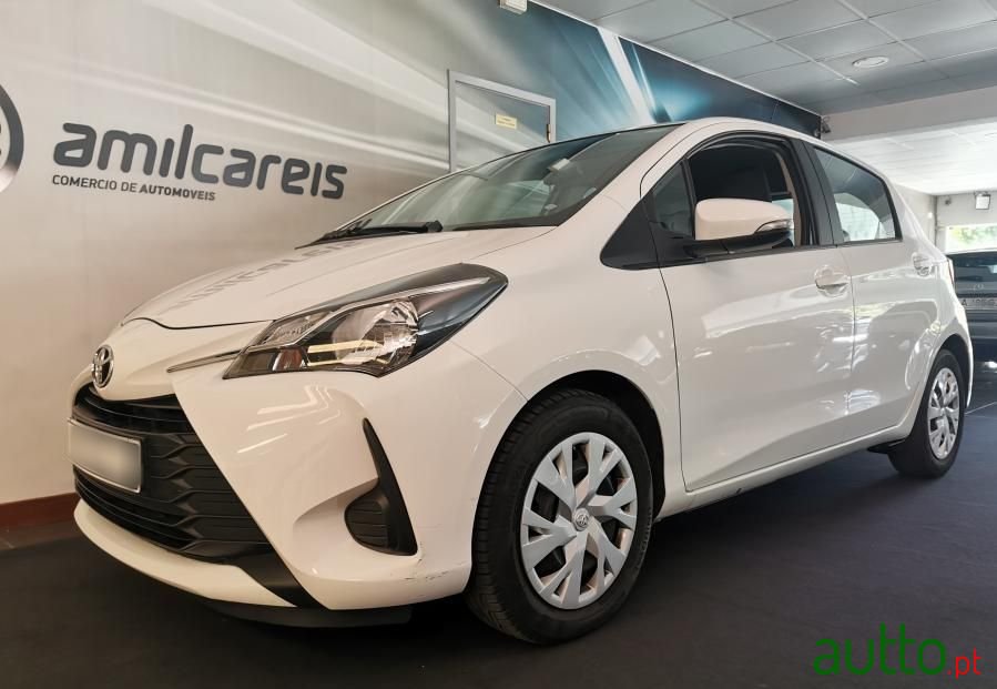 2020' Toyota Yaris 1.0 Vvt-I Active photo #2