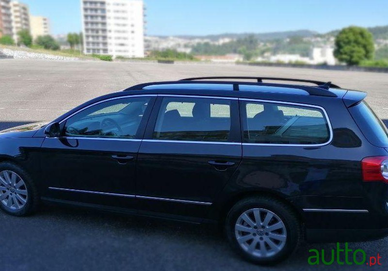 2008' Volkswagen Passat Variant photo #1