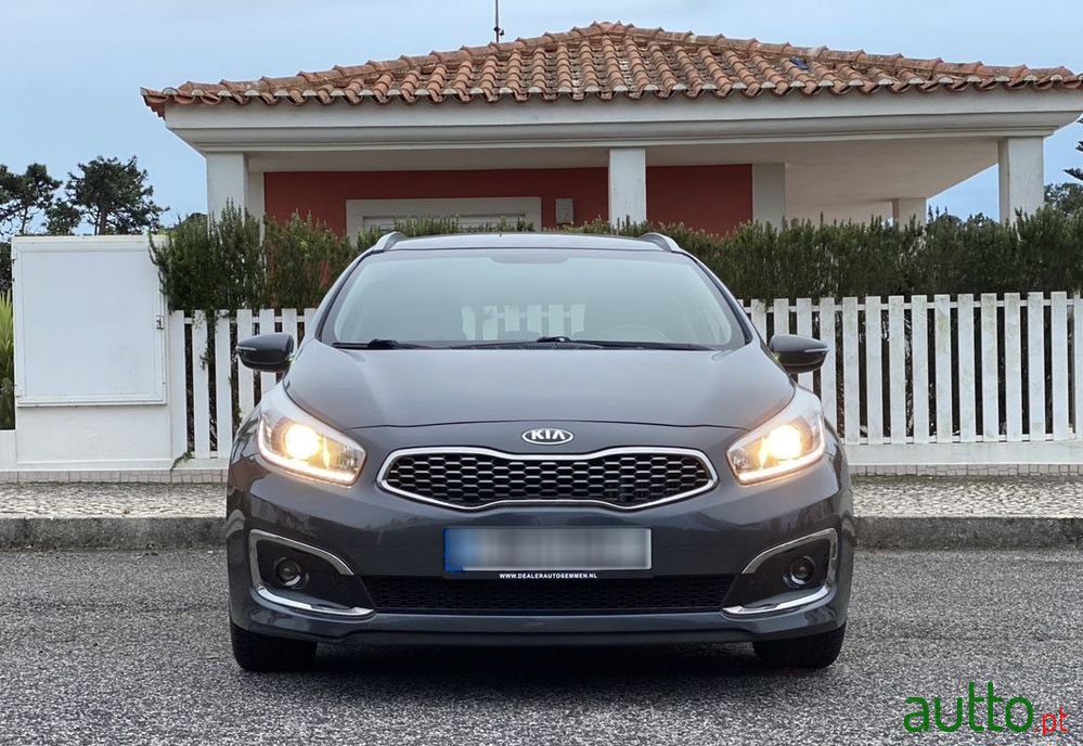 2018' Kia Ceed Sw photo #2
