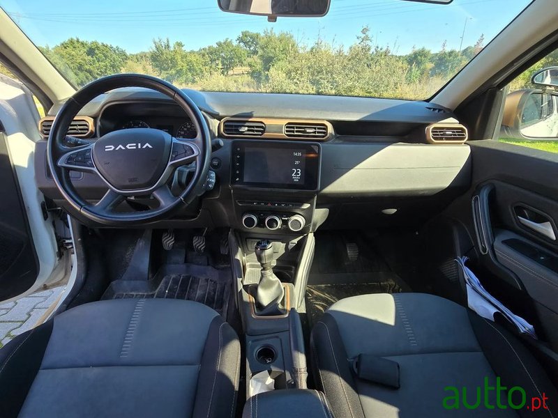 2023' Dacia Duster photo #5