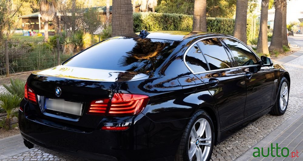 2015' BMW 520 D Pack M Auto photo #4