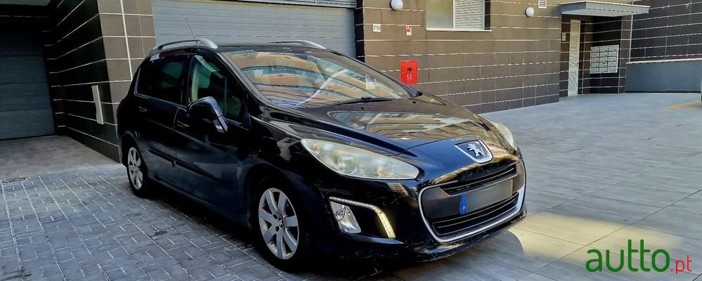 2012' Peugeot 308 Sw photo #3