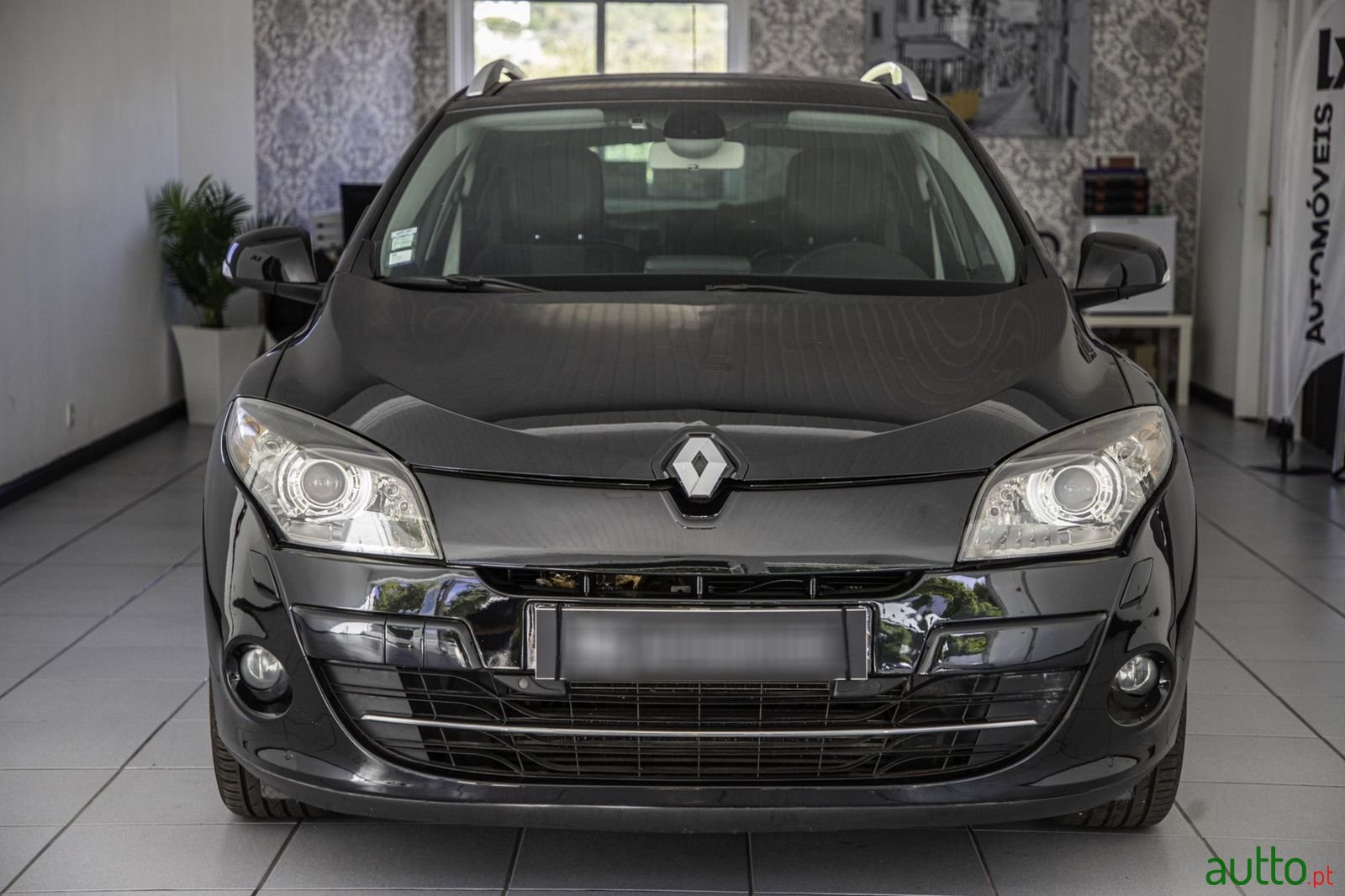 2012' Renault Megane photo #3