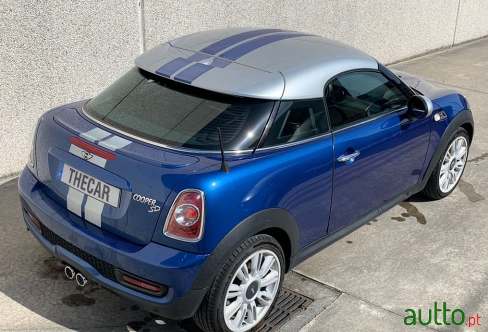 2011' MINI Cooper photo #3