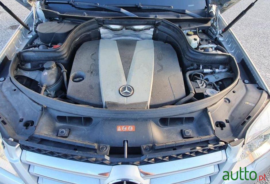 2008' Mercedes-Benz Glk-320 photo #3