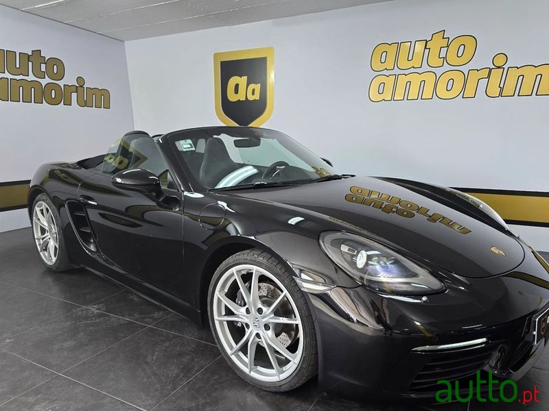 2017' Porsche 718 Boxster photo #1