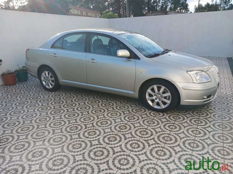 2005' Toyota Avensis photo #1