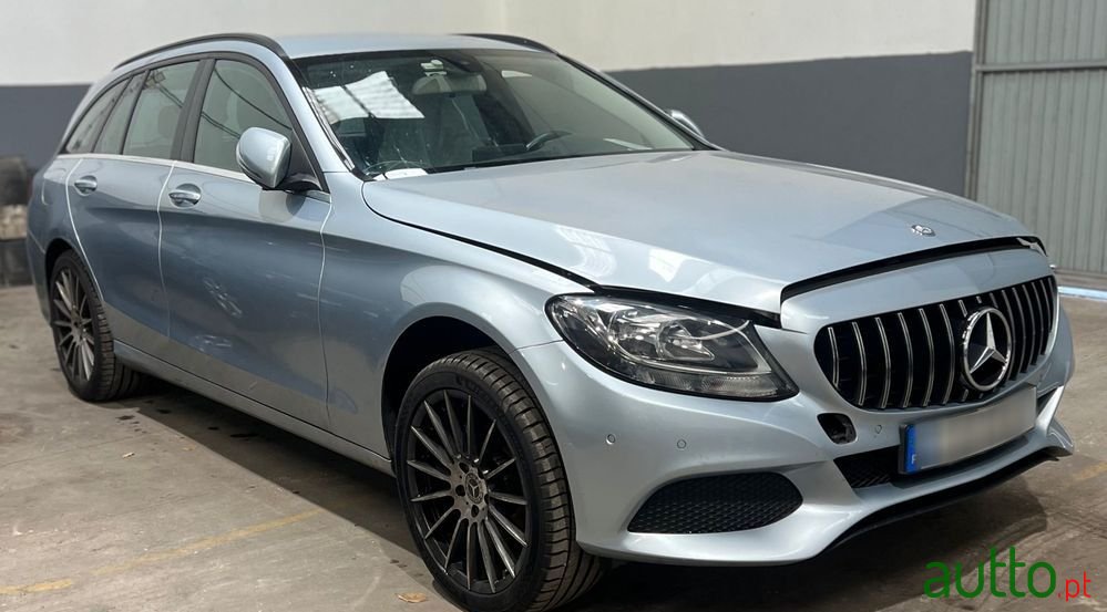 2017' Mercedes-Benz Classe C D photo #3