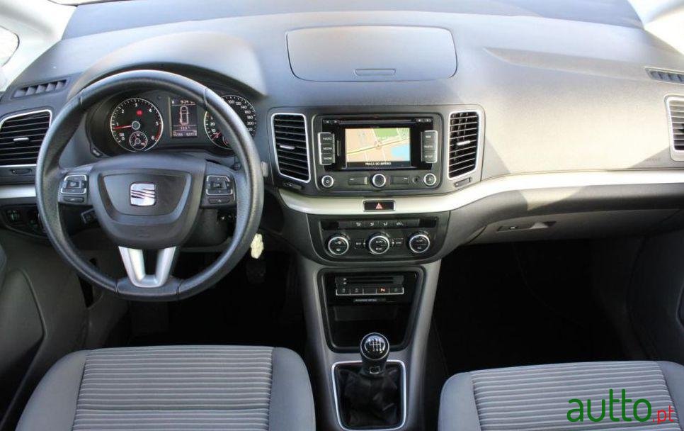 2014' SEAT Alhambra photo #2