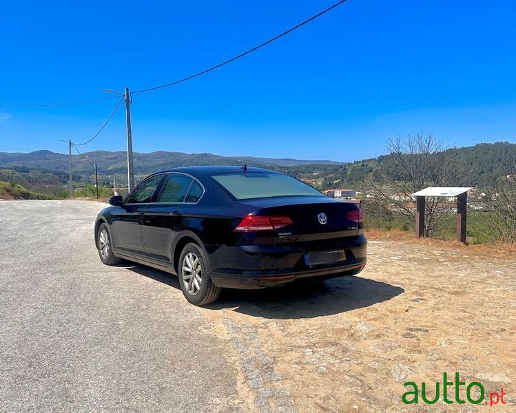 2016' Volkswagen Passat photo #4