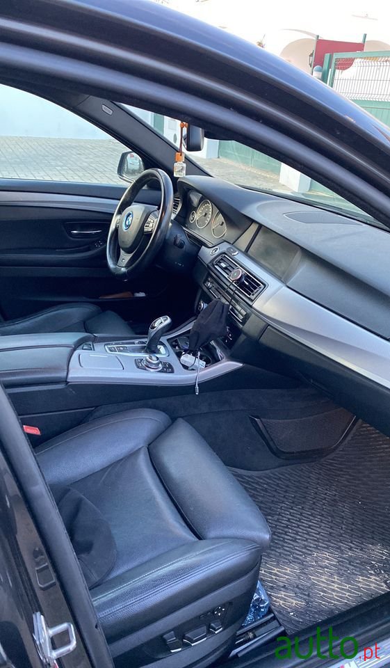 2010' BMW 535 D Auto photo #5