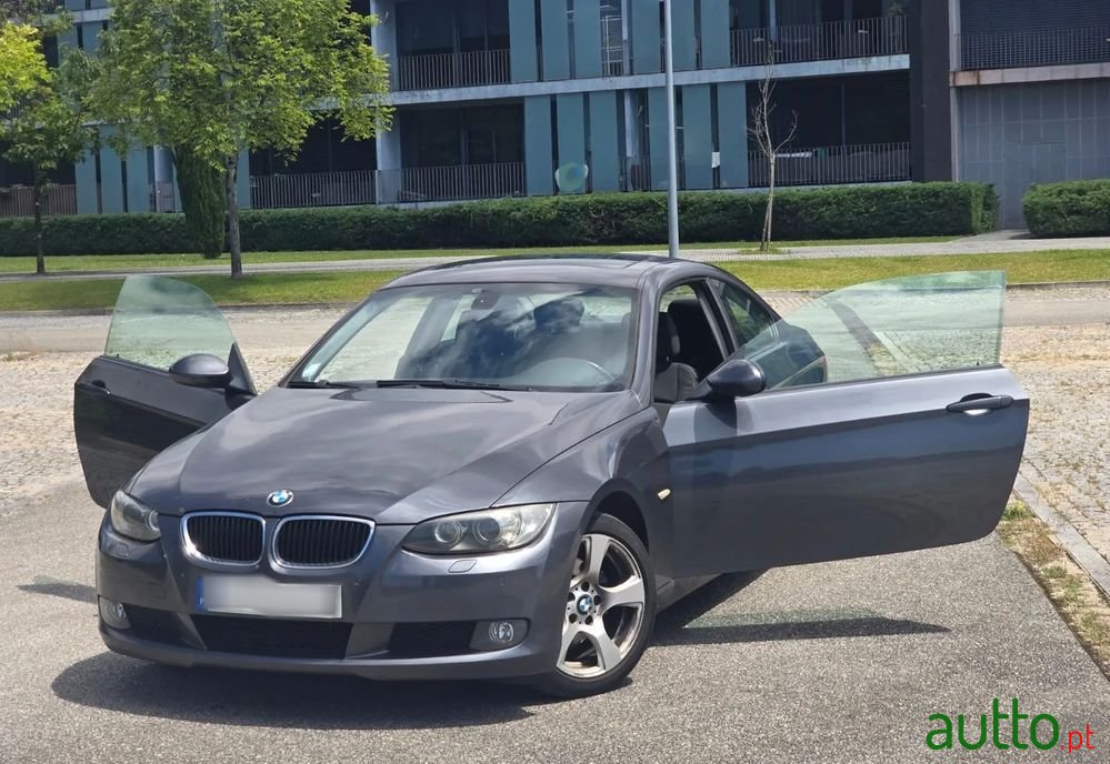 2008' BMW 320 D photo #2