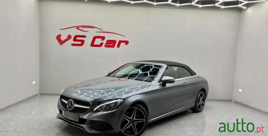2018' Mercedes-Benz Classe C photo #3