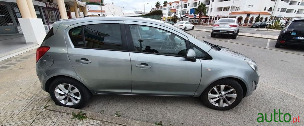 2014' Opel Corsa photo #2