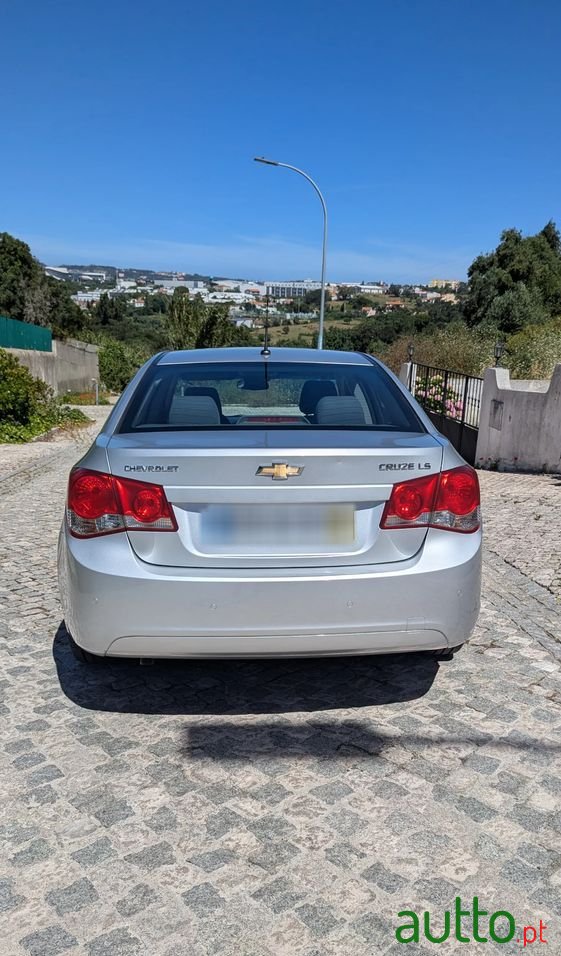 2010' Chevrolet Cruze 1.6 Ls photo #5