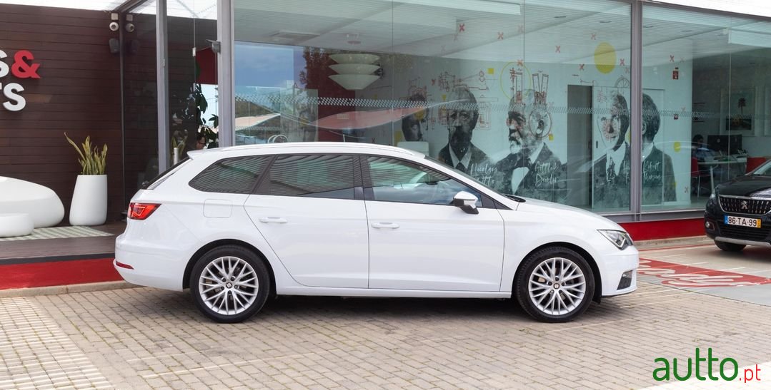 2017' SEAT Leon St photo #5