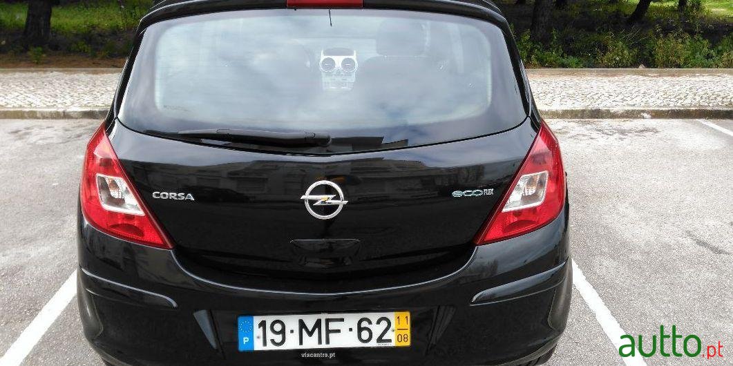 2011' Opel Corsa photo #2