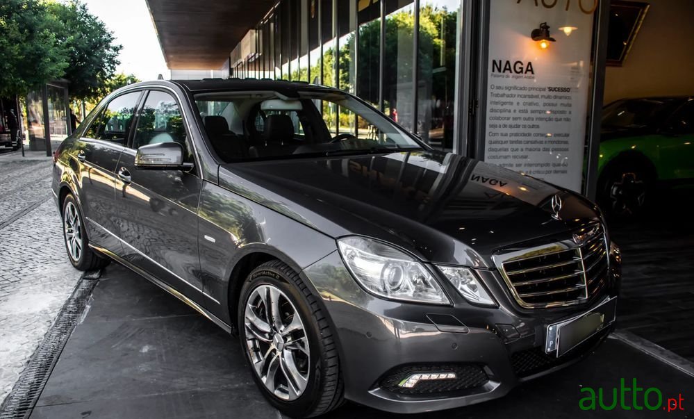 2009' Mercedes-Benz Classe E photo #6