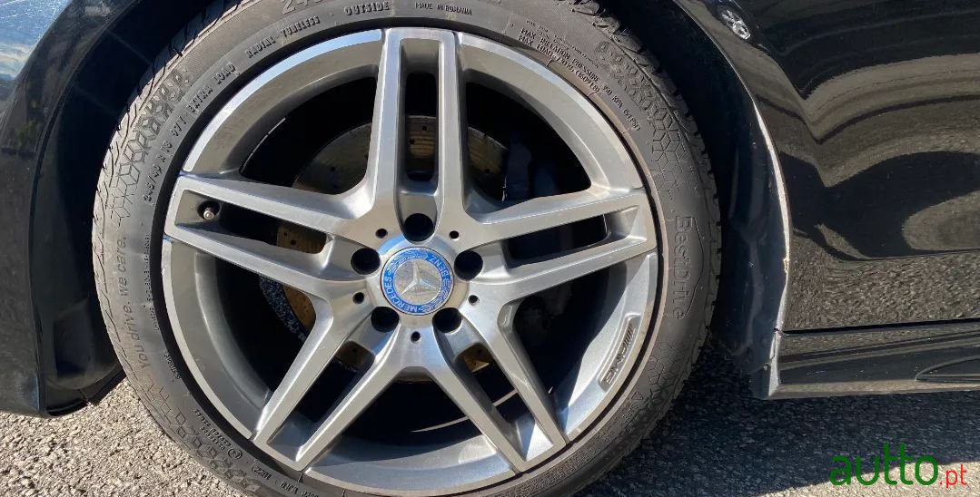 2013' Mercedes-Benz E-300 photo #3