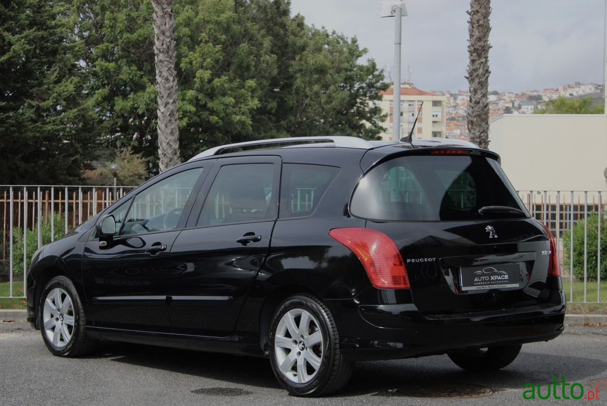 2011' Peugeot 308 Sw photo #5