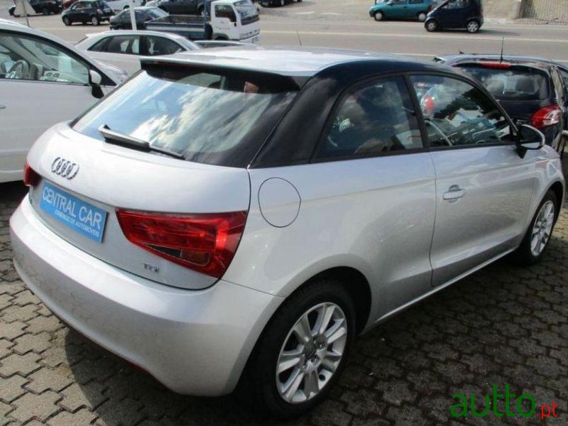 2013' Audi A1 1.6 Tdi Sport photo #2