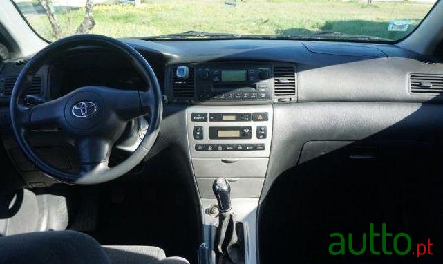 2002' Toyota Corolla Touring Sports photo #4