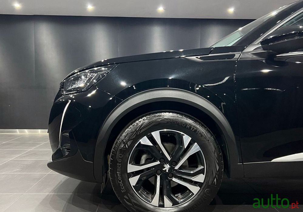 2021' Peugeot 2008 photo #3