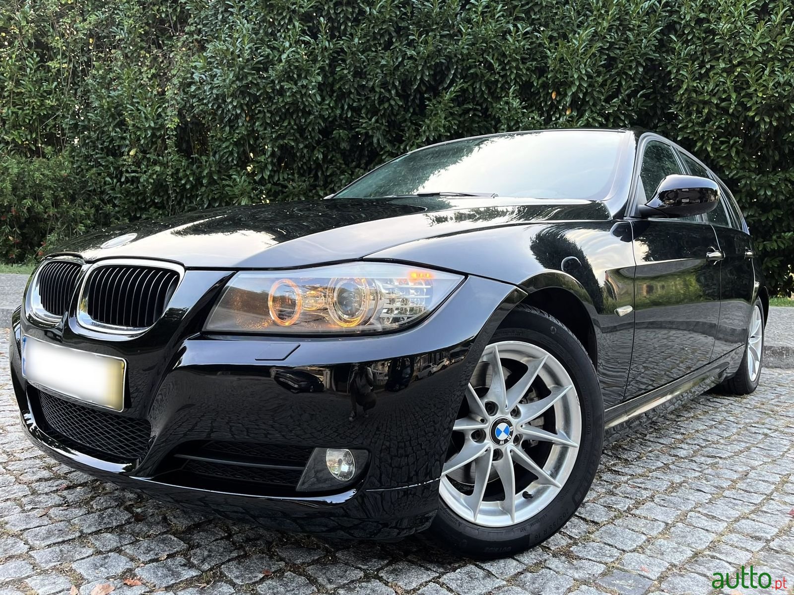 2010' BMW 320 photo #2