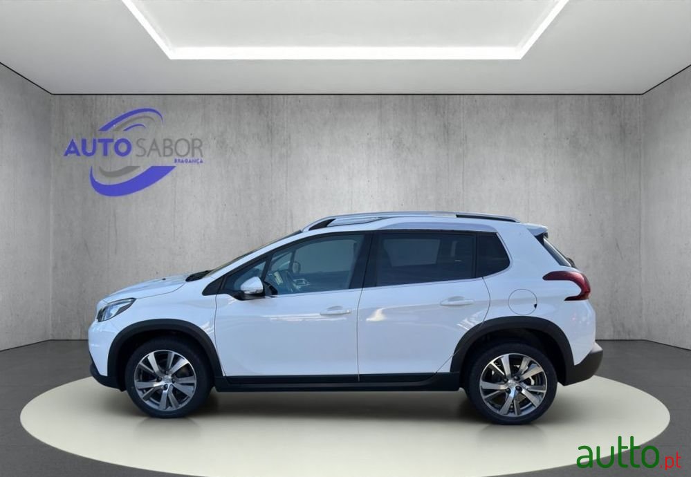 2019' Peugeot 2008 photo #2