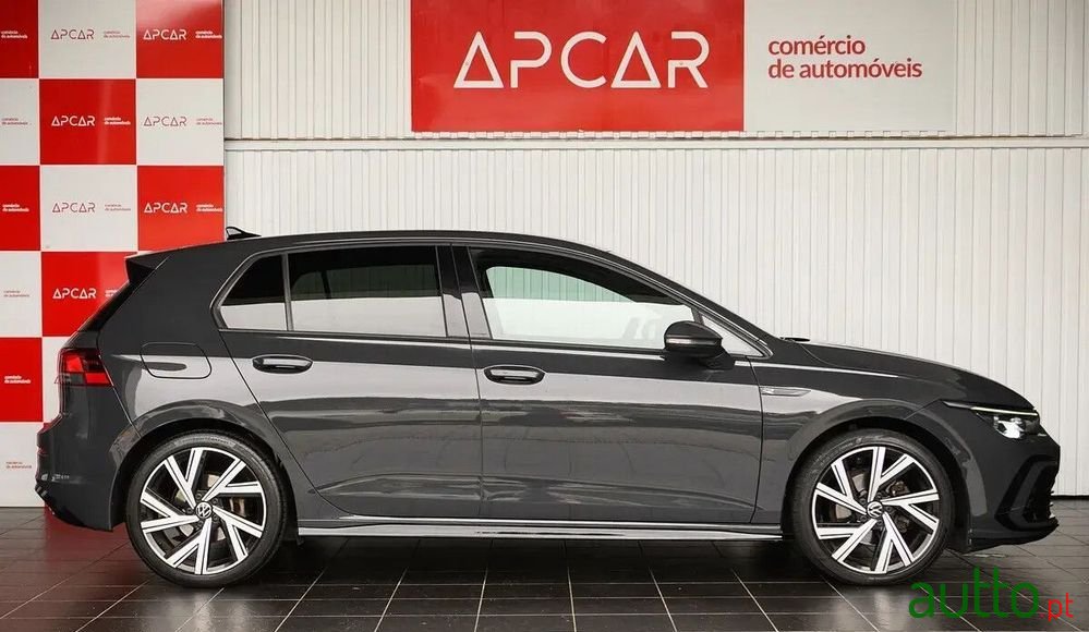 2022' Volkswagen Golf photo #2
