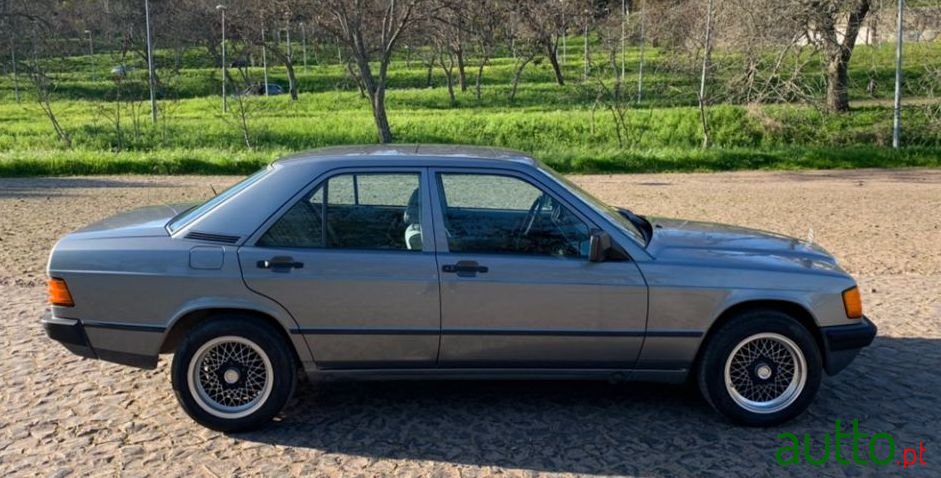 1987' Mercedes-Benz 190 2.5 photo #4