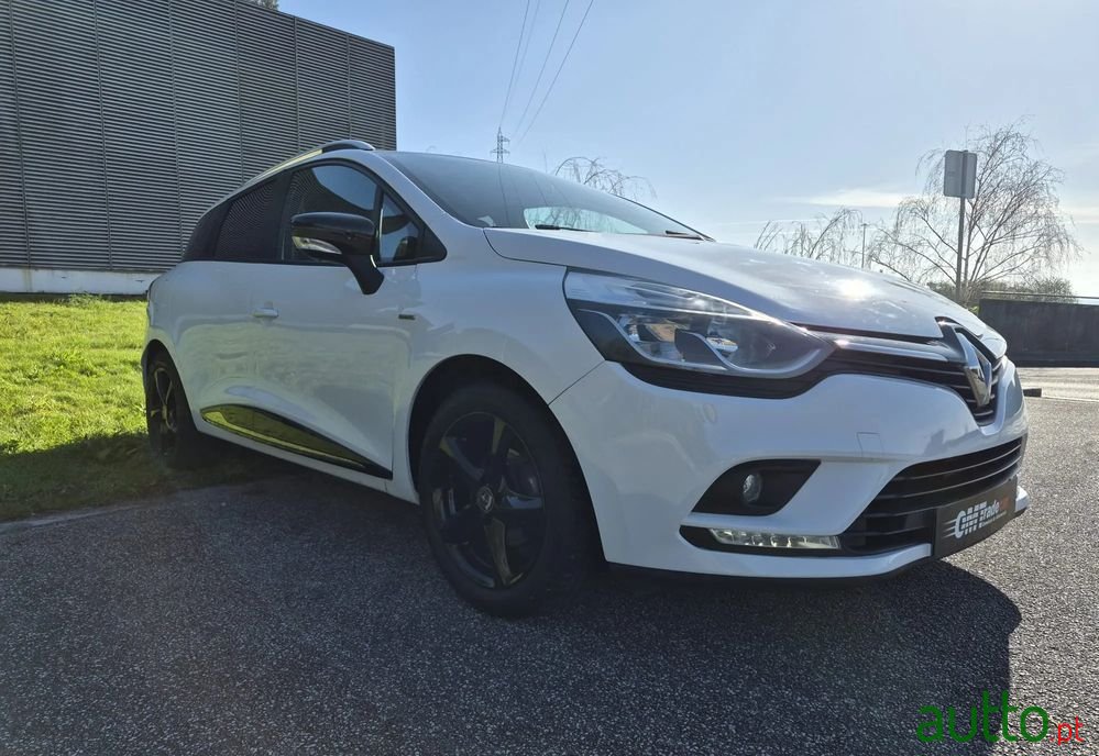 2018' Renault Clio Sport Tourer photo #6