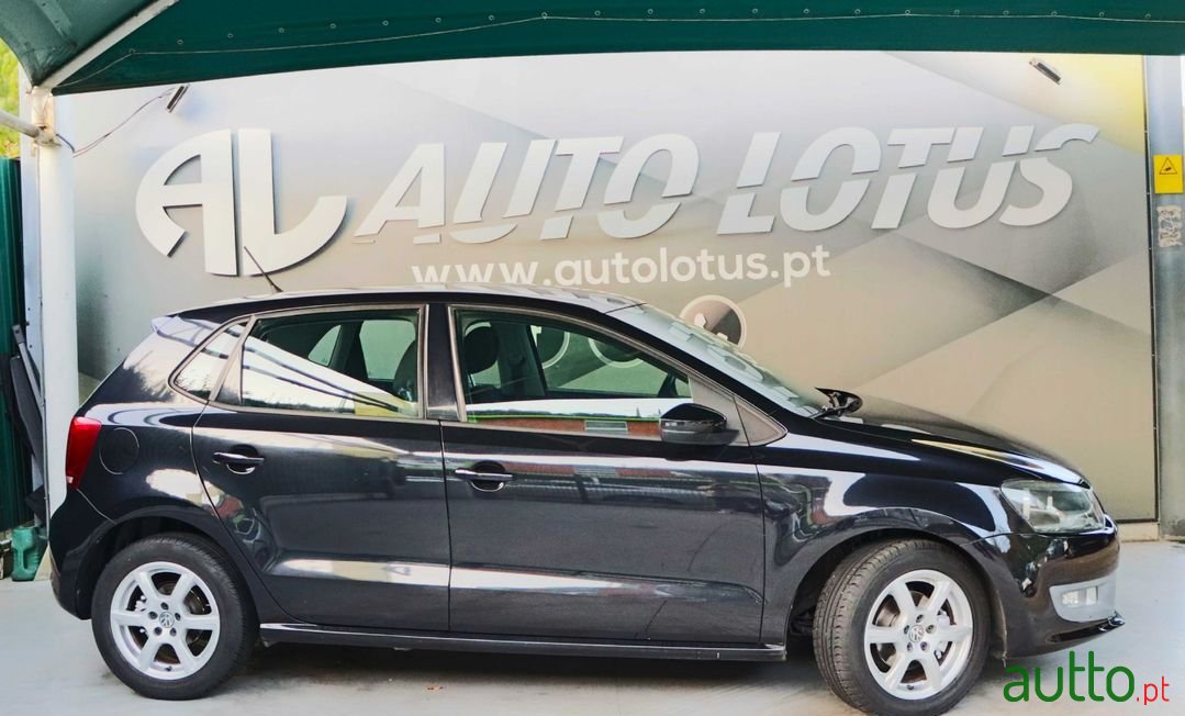 2009' Volkswagen Polo photo #3