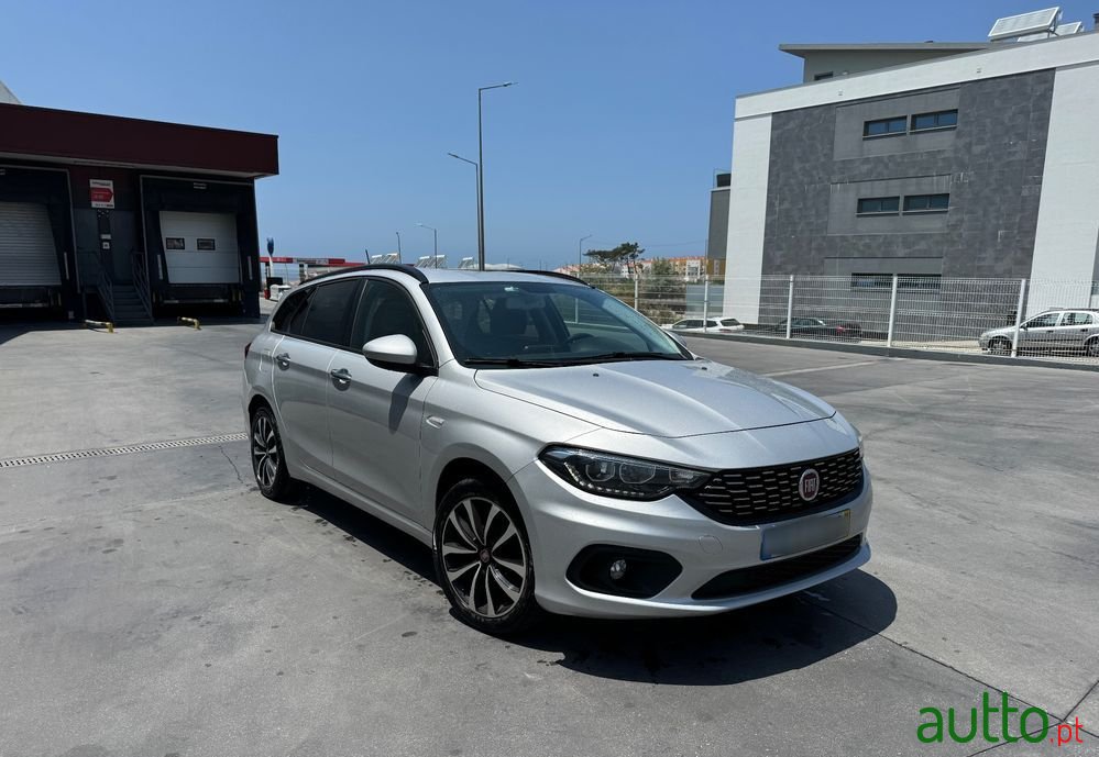 2019' Fiat Tipo Station Wagon photo #1