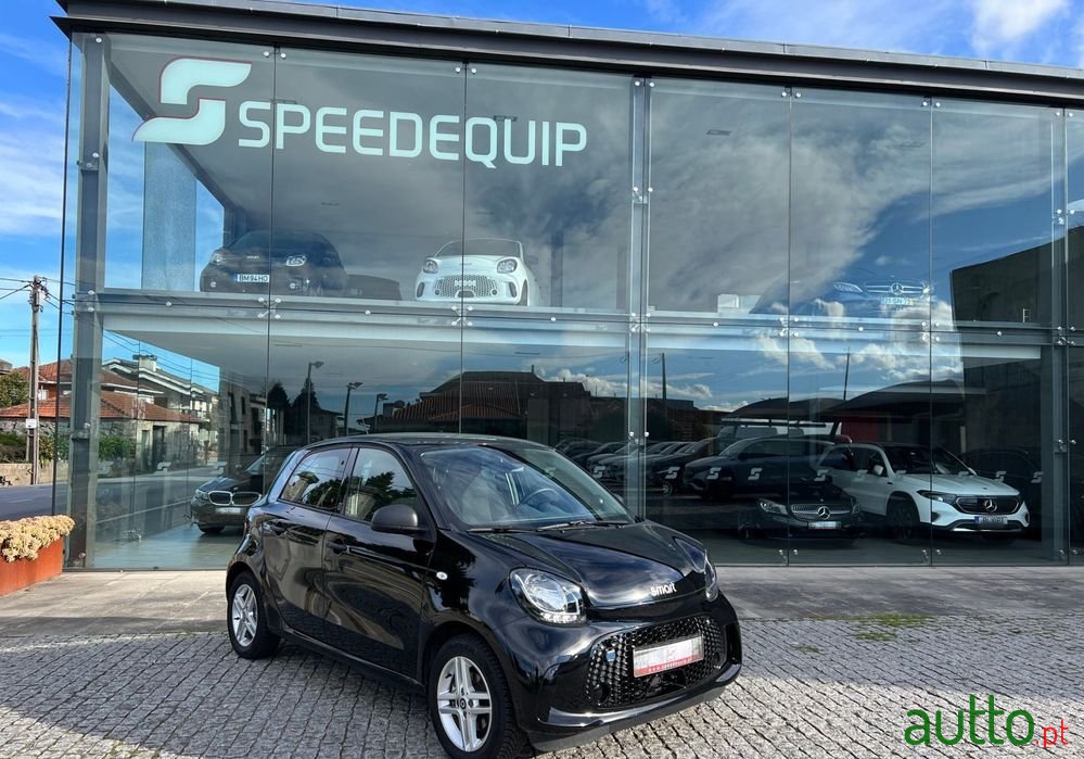 2022' Smart Forfour Eq Passion photo #1