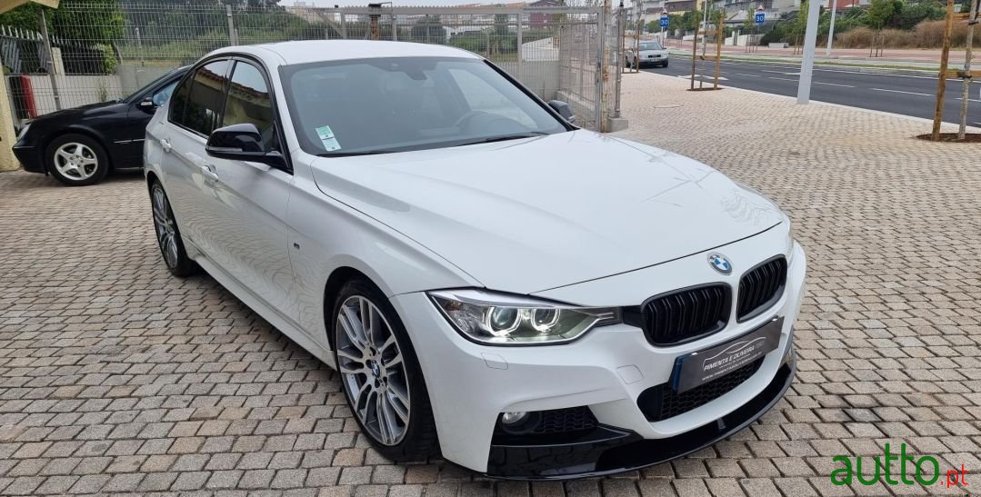 2013' BMW 320 photo #2