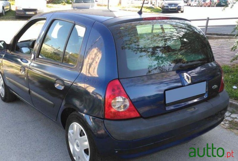 2003' Renault Clio photo #1