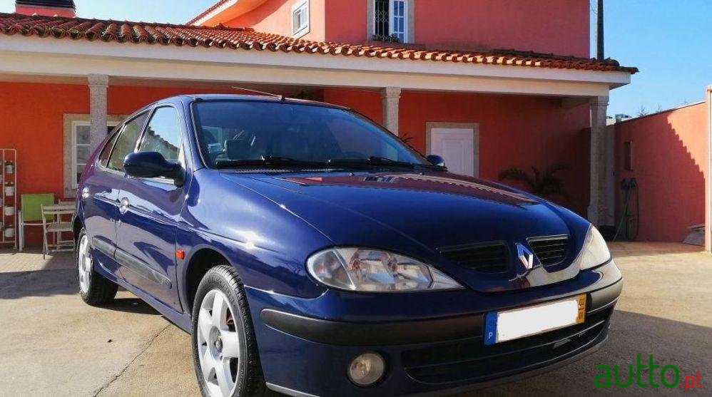 2002' Renault Megane Nacional photo #1