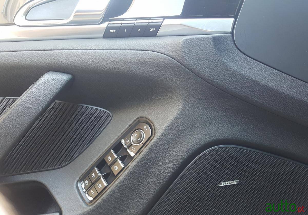 2011' Porsche Panamera Platinum Edition photo #5