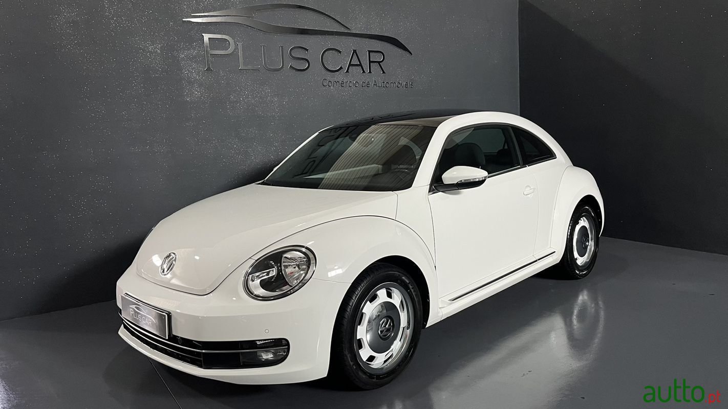 2013' Volkswagen New Beetle photo #2