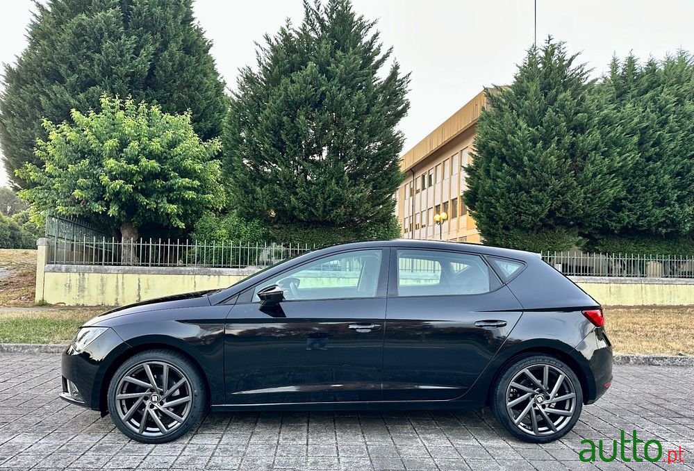 2013' SEAT Leon photo #3