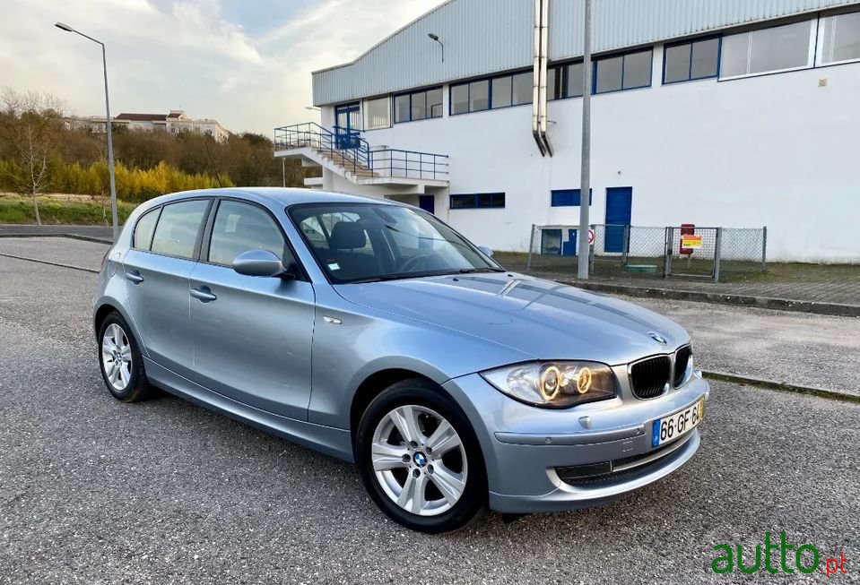 2008' BMW 120 photo #1