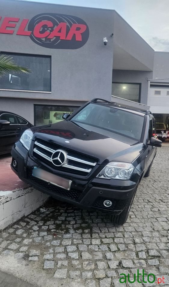 2011' Mercedes-Benz Classe Glk photo #1